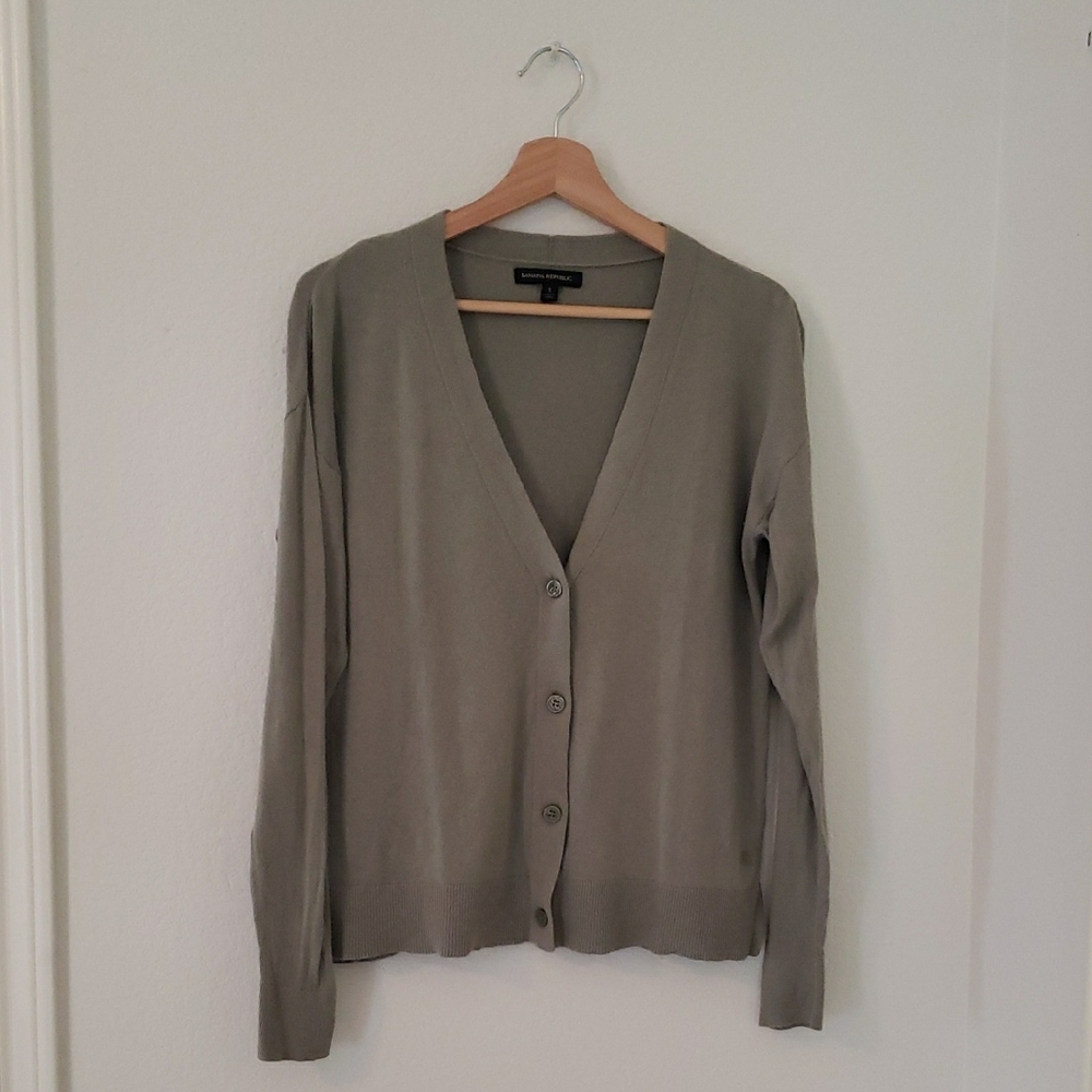 Banana Republic Vintage Green Cardigan Sweater V-Neck